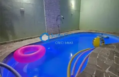 Casa 3 quartos 300m do mar! piscina e churrasqueira amplo terreno! itanhaem