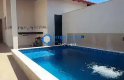Casa na praia perto do mar 3 quartos 1 suíte  piscina e churrasqueira
