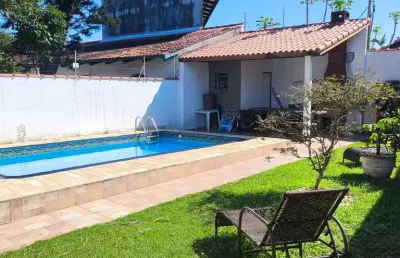 Casa mobiliada  3 quartos piscina churrasqueira 100 m do mar itanhaém sp