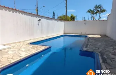 Sobrado em condomínio apenas 50m do mar com 2 suítes piscina - itanhaem/sp