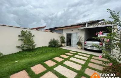 Casa terrea com quintal gramado! 2 quartos 1 suite - itanhaem/sp