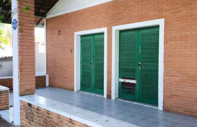 Casa ampla 4 suítes para investidor t= 14 x 35  só 250 m do mar itanhaém sp