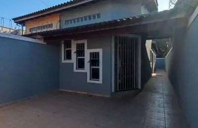 Casa mobiliada 700m do mar!  2 quartos 1 suíte apenas 239 mil