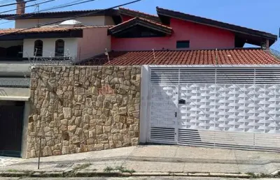 Casa com 5 quartos à venda na Vila Augusta, Sorocaba 