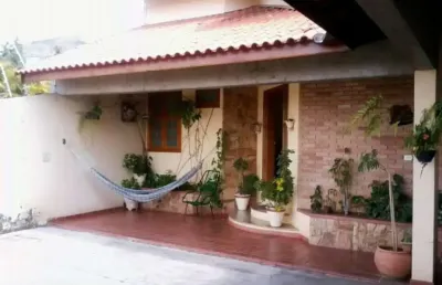Casa de luxo para locação em votorantim-sp, bairro parque morumbi: 4 quartos, suíte, 5 salas, 5 banheiros, 10 vagas, 300m².