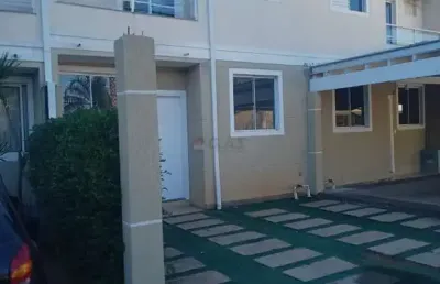 Aluguel de casa em condomínio de alto padrão em sorocaba-sp - jardim são carlos: 3 quartos, 1 suíte, 1 sala, 3 banheiros, 2 vagas de garagem, 97m².