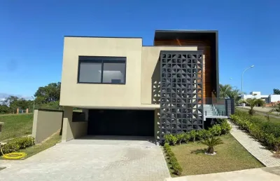 Casa de luxo em condomínio alphaville itu-sp: 4 quartos, 3 suítes, 3 salas, 4 banheiros, 4 vagas de garagem, 252m².