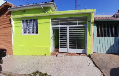 Excelente casa para locação na vila santana, sorocaba-sp: 3 quartos, 1 sala, 1 banheiro, 1 vaga, 140m² de área