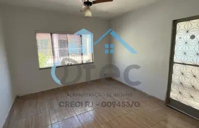 Casa com 2 quartos à venda na Rua Américo Diamantino Lópes, 72, Centro, Nilópolis