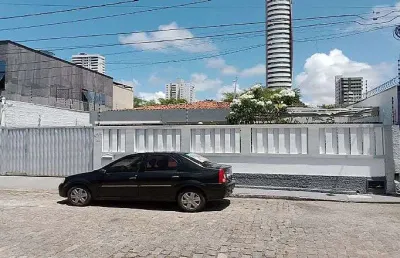 Casa com 4 quartos para alugar no Petrópolis, Natal 