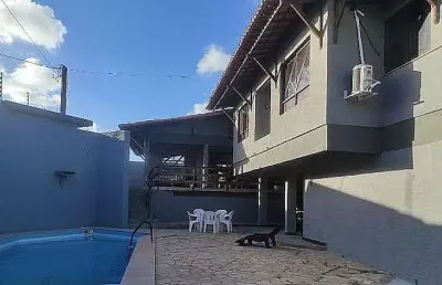 Casa com 4 quartos para alugar no Candelária, Natal 