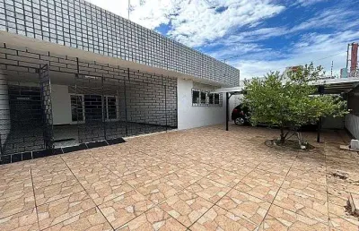 Casa com 4 quartos à venda no Lagoa Nova, Natal 