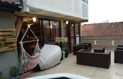 Triplex em cond. 3 dormit, suíte, área de lazer, 2 vagas