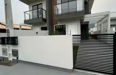 Sobrado alto padrão de 2 suítes com jacuzzi em forquilhas, são josé/sc!