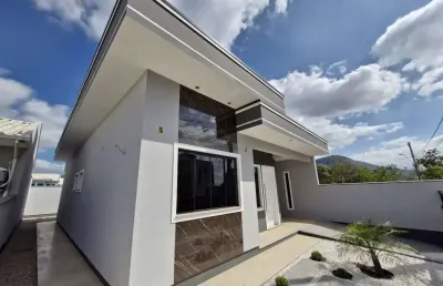 Aconchegante casa de 3 quartos (1 suíte) no loteamento vale verde em palhoça/sc!