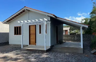 Casa ampla de madeira com quintal - alto aririu em palhoça/sc