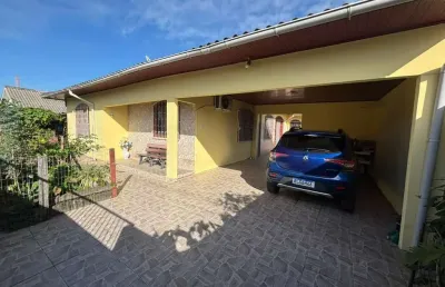 Excelente casa com área gourmet pertinho da pedra branca em palhoça/sc: não financia!