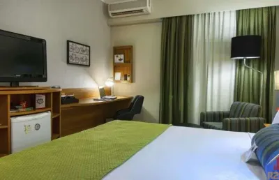 Flat com 1 quarto para alugar na Avenida Sabiá, 825, Moema, São Paulo