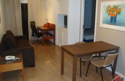 Flat com 1 quarto para alugar na Rua Guararapes, 1889, Brooklin, São Paulo