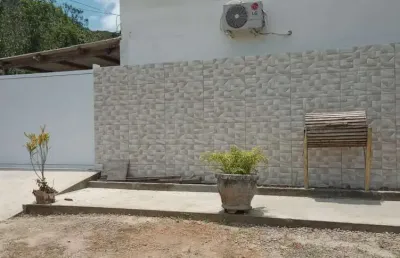 Casa para temporada em ubatuba, praia da lagoinha, 2 dormitórios, 1 suíte, 1 banheiro, 2 vagas