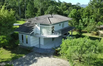 Casa mobiliada com excelente acesso ao novo anel viário / em alto biguaçu/sc