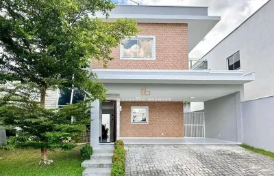 Casa duplex com 3 suítes e 4 vagas no condomínio jardins do lago.
