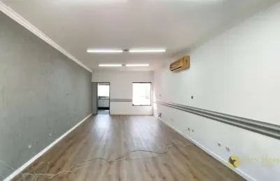 Alta visibilidade! salão comercial em local com alto fluxo de veículos e pedestres, para alugar por r$1.970/mês - centro - salto/sp