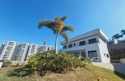 Casa com 4 suítes, elevador e uma vista exuberante da serra do japi, disponivel no renomado condomínio plaza athénée