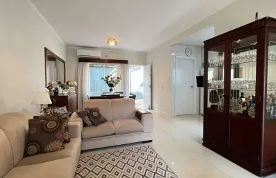 Casa com 3 quartos à venda na Rua Colon, 655, Glória, Joinville
