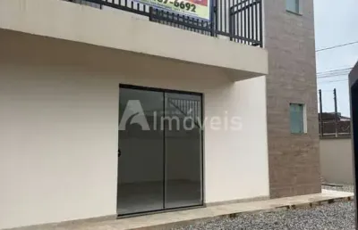 Geminado de esquina – 2 suítes e localização privilegiada!