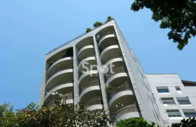 Vago - prédio bem localizado - lazer com quadra de tênis.