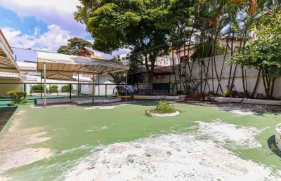 Oportunidade de investimento: casas comerciais em localização estratégica