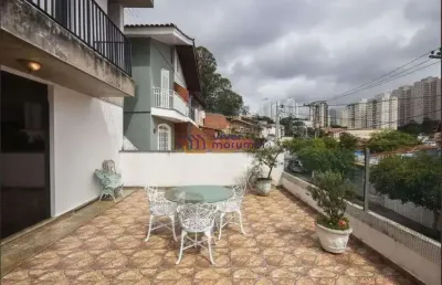 Casa com 3 quartos para alugar na Rua Damião da Silva, --, Morumbi, São Paulo