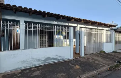 Casa térrea grande próximo a avenida 31 de março no bairro cristo rei- 03 quartos codigo: 30786
