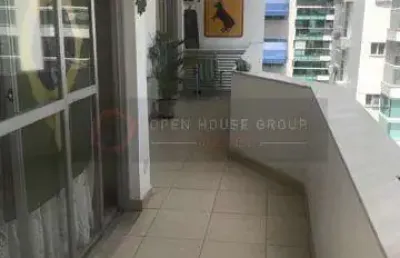 Apartamento em icaraí de 2 quartos, varanda e 2 vagas no edifício monte guararates