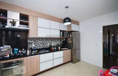 Open house vende linda casa com 2 dormitórios sendo 1 suíte no barreto, niterói rj.