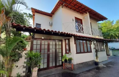 Casa com 2 quartos à venda na Rua Samambaia, Maria Paula, São Gonçalo