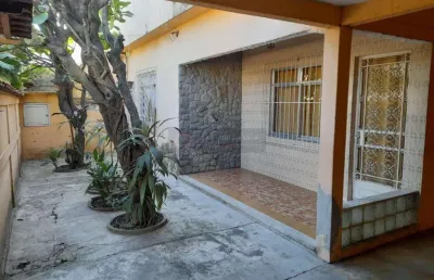 Open house vende 3 casas em trindade proximo a praça somente à vista!