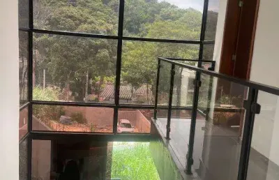 Open house vende- casa duplex com 2 quartos com suíte e closet em piratininga!!!