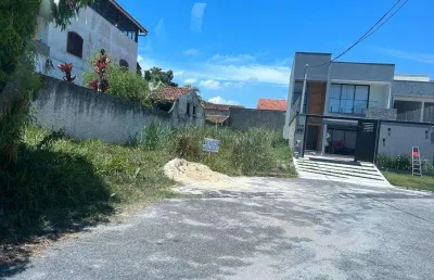 Terreno em camboinhas com 180m2 , com 7, 50  de frente , em ótima localização próximo do mar.