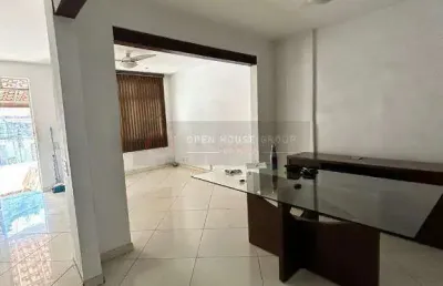 À venda casa ampla  com 4 quartos e 2 suítes na engenhoca  oportunidade!!!