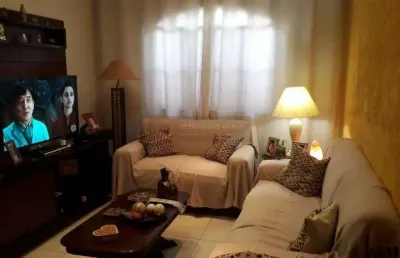 Ótima casa de 2 qtos sendo 1 suíte, vaga,  próximo da rua dr march no barreto
