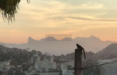 Open house vende casa com 4 quartos, 2 suítes e vista indevassável!