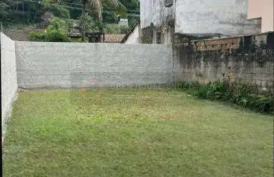Open house vende terreno plano e murado , em rua calçada no engenho do mato!