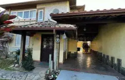 Baixou de preço !!!  a open vende - otima casa piratininga 4 quartos terreno inteiro, financia !!!!