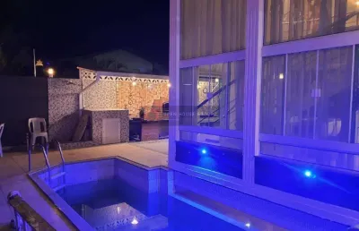 Open house vende- belíssima casa com 4 quartos em itaipu.