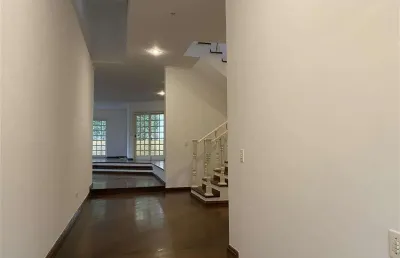 Casa em condomínio para locação em santana de parnaíba, alphaville, 4 dormitórios, 3 suítes, 4 banheiros, 2 vagas