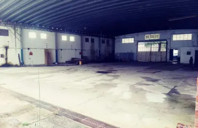 Sala comercial com 3 salas para alugar na Rua Vassoural, 120, Socorro, São Paulo