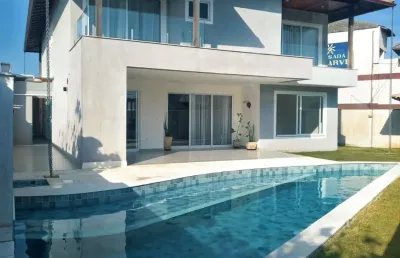 Casa de alto padrão de frente para o mar com 4 suítes, praia do foguete