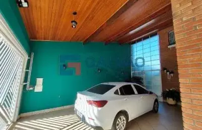 Casa com 3 quartos à venda na Vila Nova Esperia, Jundiaí 